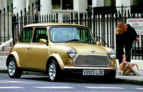 Прави своя дебют през 1952 година в Austin A30 и продължава (по-късно във формата A-Plus), чак докато Mini (на снимката) не е спряно през 2000-а. Моторът задвижва удивителен брой и разнообразие от пътни и състезателни автомобили, сред които Austin Allegro, Metro, MG Midget, Morris 1100/1300 и Wolseley Hornet.

И тук дори не са включени производители на комплекти автомобили и конструктори на състезателни коли. Те включват няколко Cooper, Cox GTM, Midas, Peel Viking, Unipower и Deep Sanderson.
